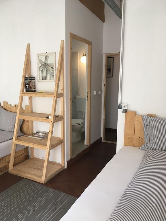 Victoria Poshtel Bucharest Hostel Exterior photo